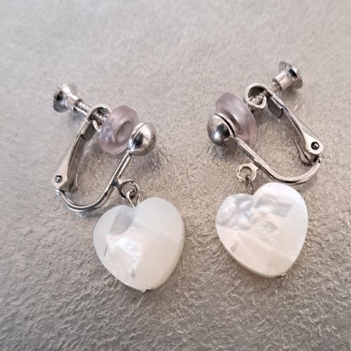 【Heart】ハート 型マザーオブパールイヤリング　MER706(unupli jewelry ‐ウヌプリ ジュエリー‐さん)のメインイメージ