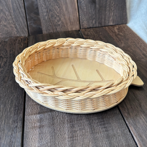【母の日におすすめ】 木と籐のリーフトレー(toAmu_rattan ‐トウアムラタン‐さん)のメインイメージ
