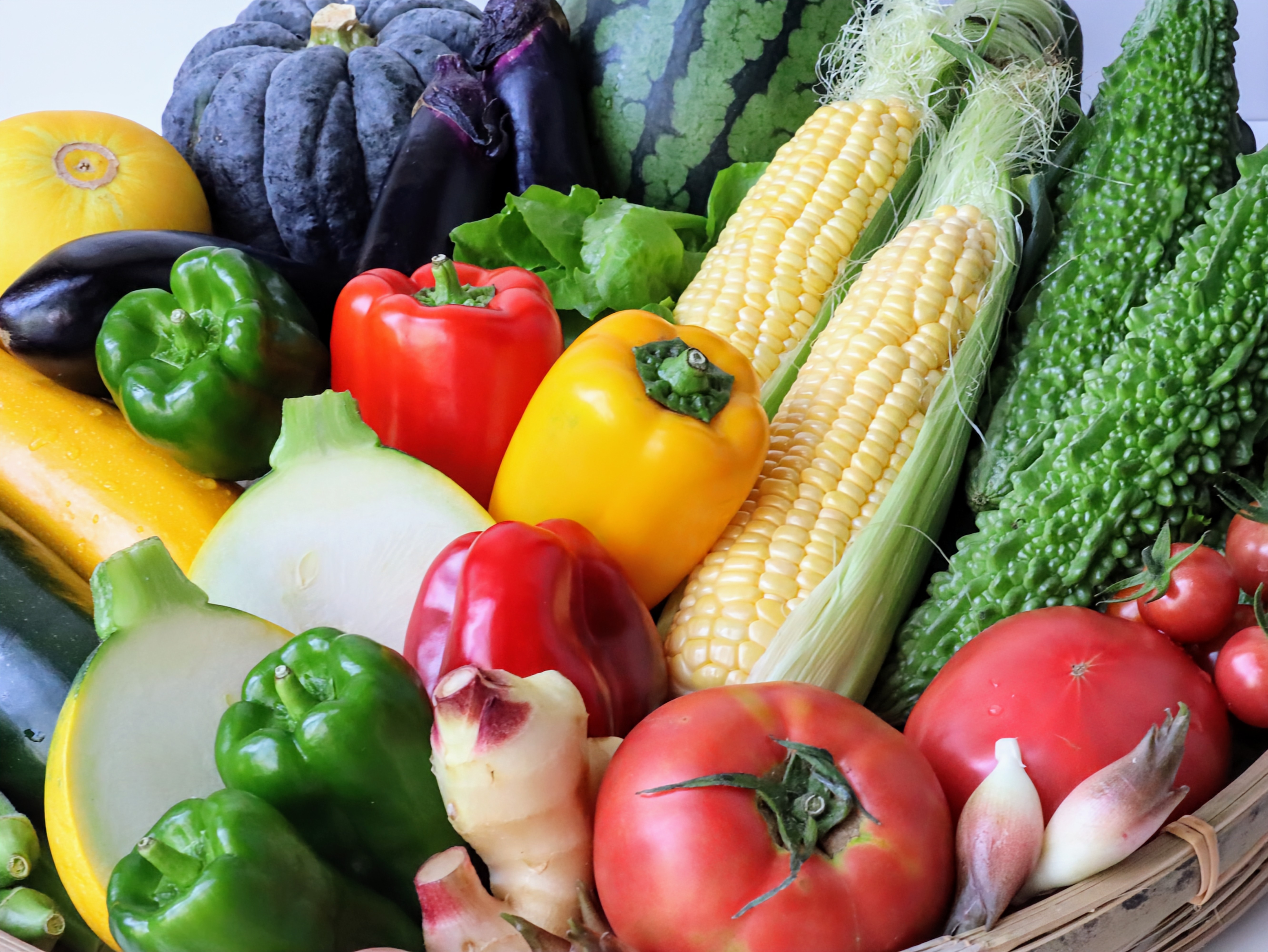 やさいのきらめきセット（プレミアム）　旬の野菜が10～13種類　100サイズ　農薬、化学肥料不使用(やさいのキラメキさん)のメインイメージ