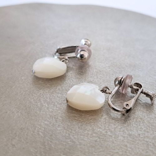 【Heart】ハート 型マザーオブパールイヤリング　MER706(unupli jewelry ‐ウヌプリ ジュエリー‐さん)のメインイメージ