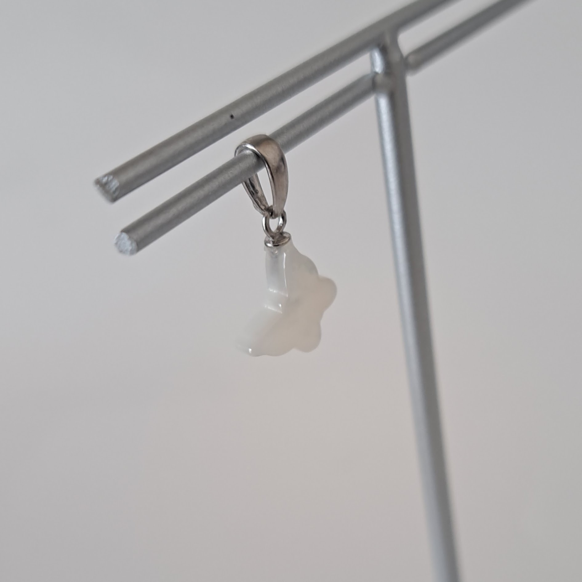 【Butterfly】蝶々型マザーオブパールペンダントトップ　MPH707(unupli jewelry ‐ウヌプリ ジュエリー‐さん)のメインイメージ