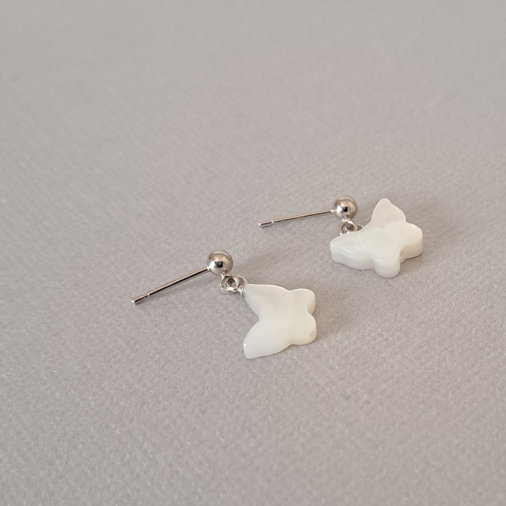 【Butterfly】蝶々型シェルピアス　MPE709(unupli jewelry ‐ウヌプリ ジュエリー‐さん)のメインイメージ