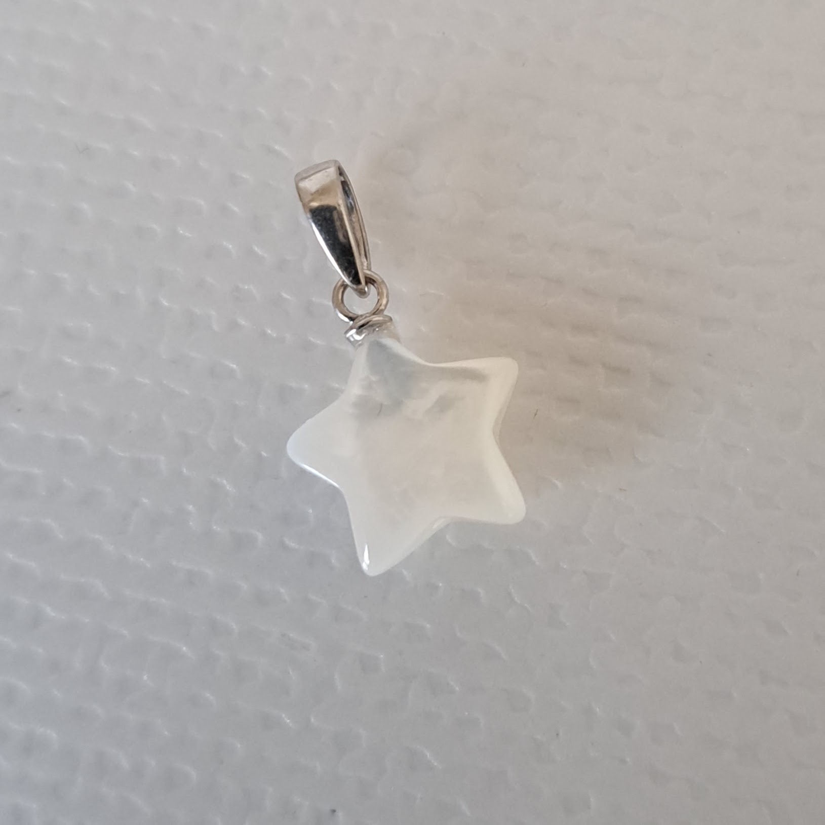 【STAR】星型マザーオブパールペンダントトップ　MPH703(unupli jewelry ‐ウヌプリ ジュエリー‐さん)のメインイメージ