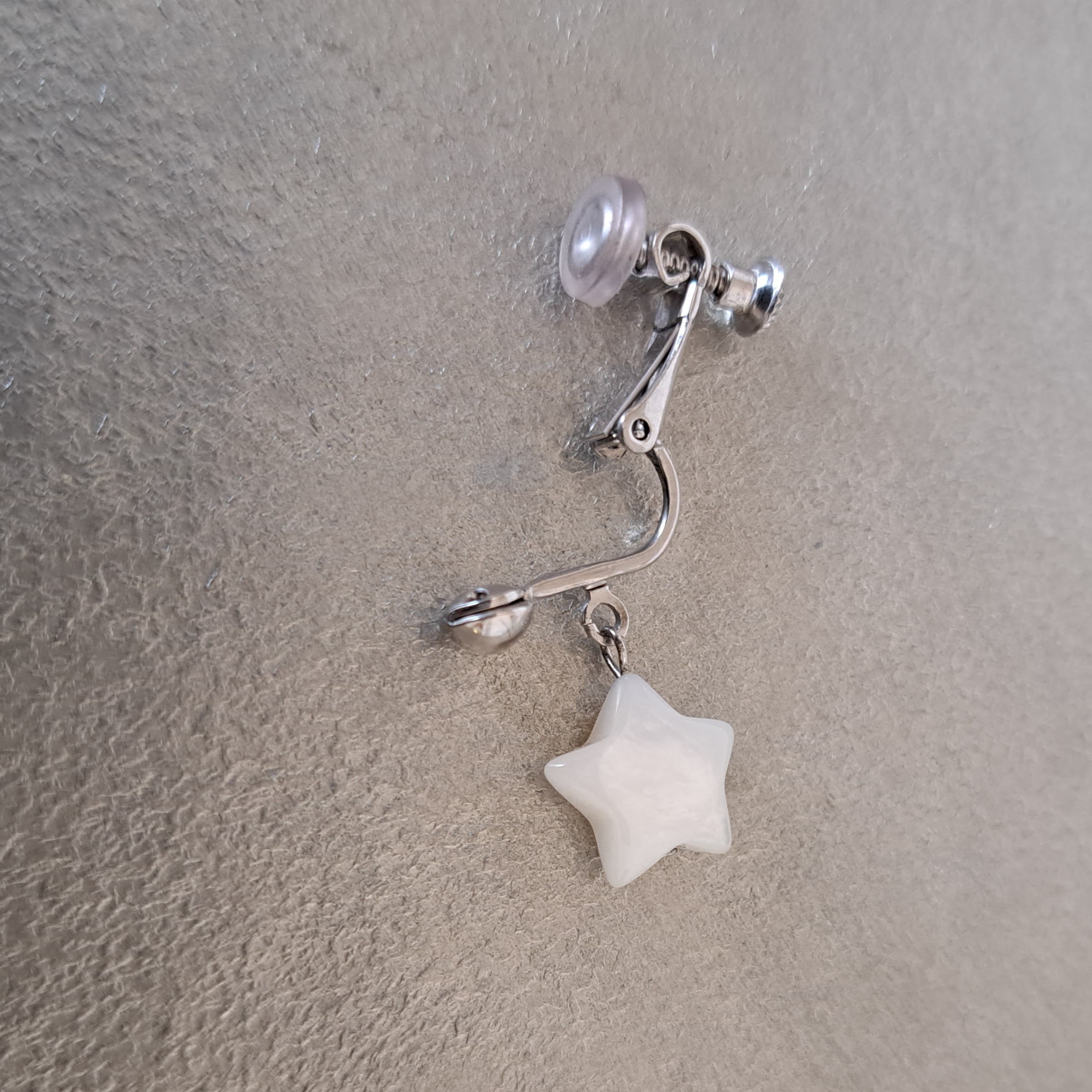 【STAR】星型マザーオブパールイヤリング　MER703(unupli jewelry ‐ウヌプリ ジュエリー‐さん)のメインイメージ