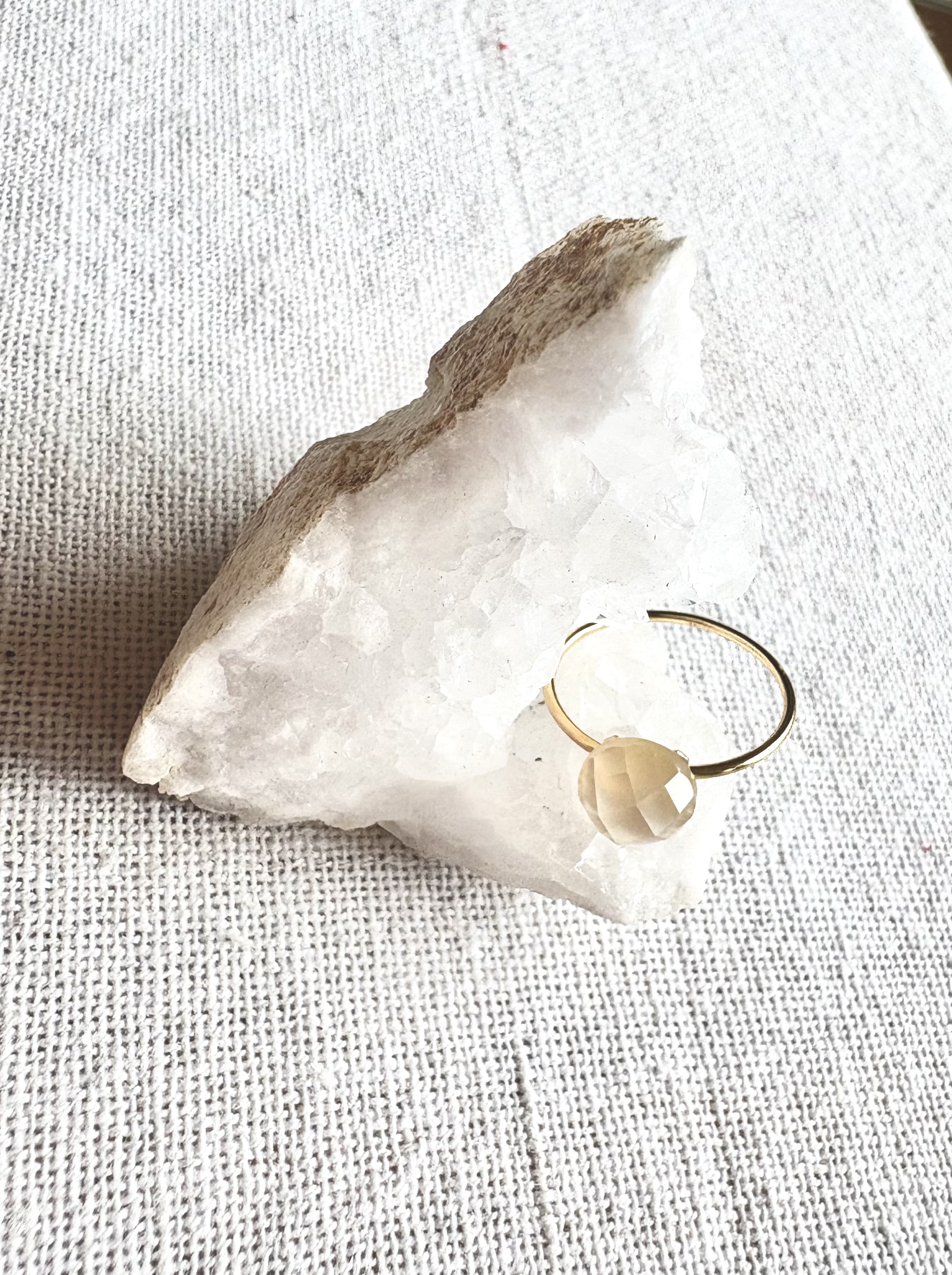 ムーンストーン【8mm 14kgf ring 13号】　母の日におすすめ☆(nana＆jewelsさん)のメインイメージ